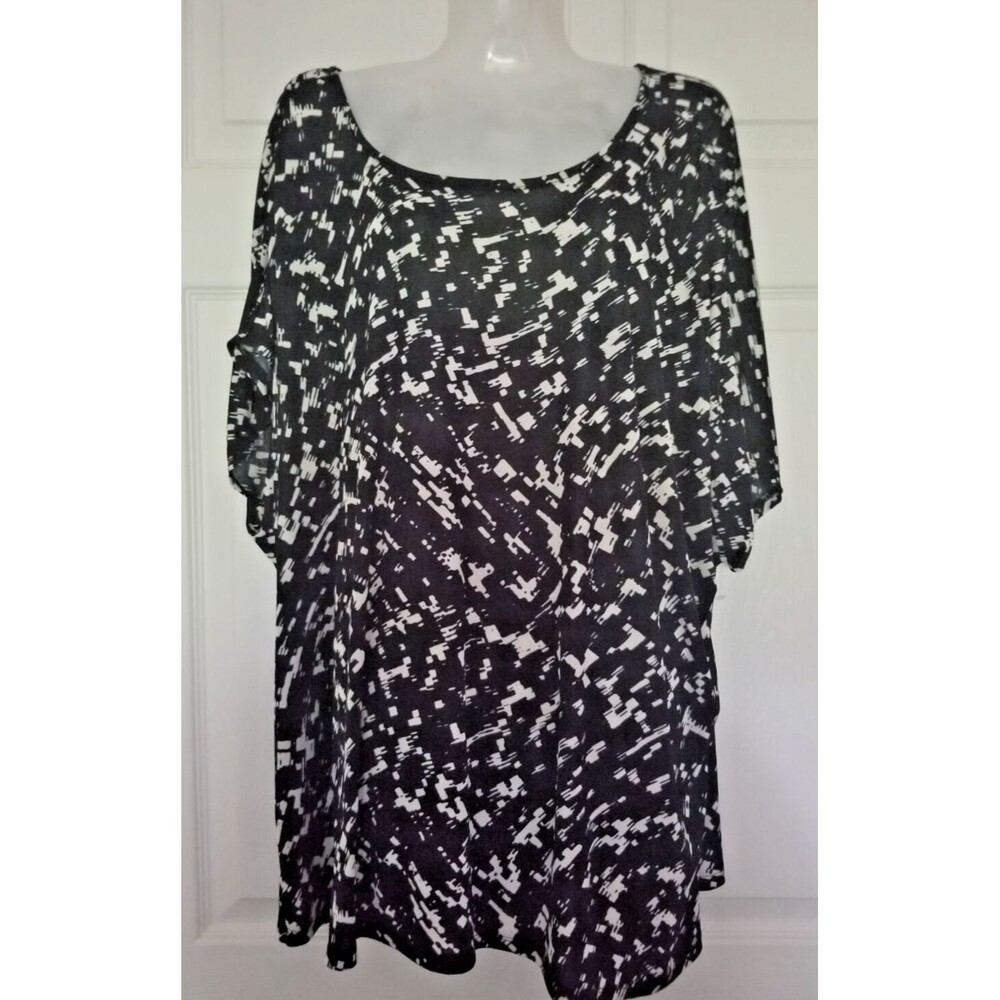 Jaclyn Smith Women's Top Black White Geometric Liquid Knit Plus Size 3X